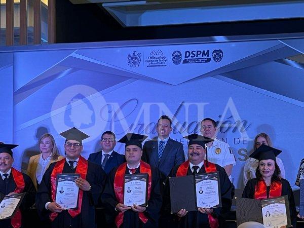 Preside alcalde Bonilla graduación de la primera generación de licenciaturas ISSCUU