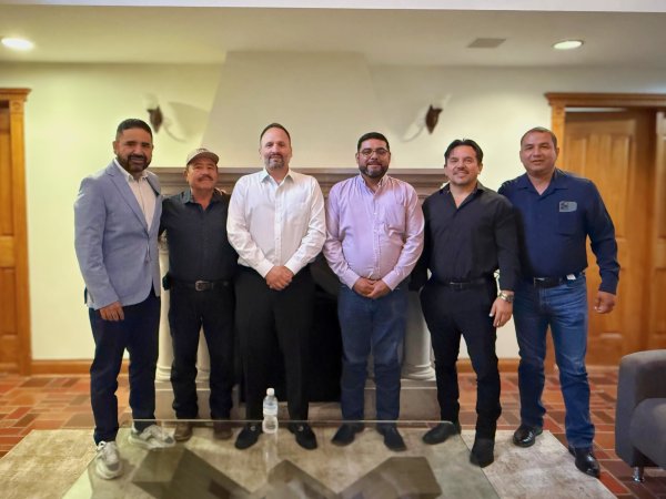 Francisco Sánchez y alcaldes de Movimiento Ciudadano gestionan obras e inversión para municipios naranjas