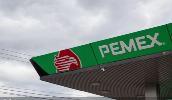 Deuda de Pemex: afirman que debe más de 700 millones de dólares a Carlos Slim desde hace casi dos años