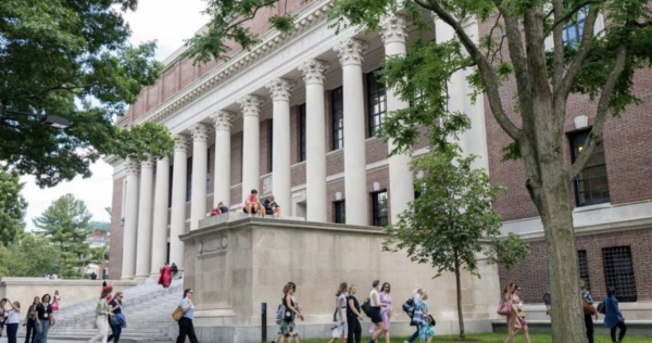 EU abre investigación contra Harvard por el patrocinio de visas a estudiantes extranjeros