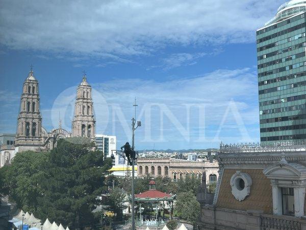 (Imágenes) Dan mantenimiento a poste de cámaras Centinela en Plaza de Armas