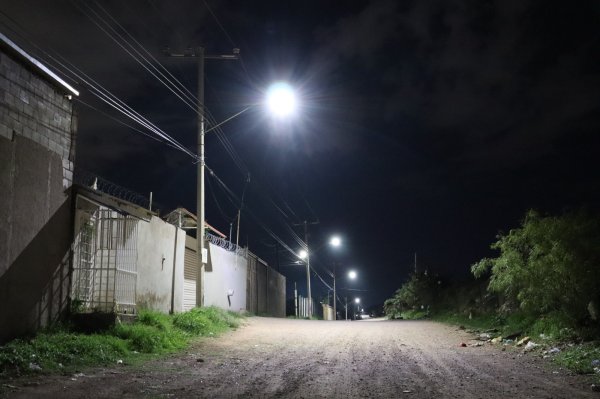 Culmina Municipio colocación de alumbrado LED en las colonias 11 de febrero y Primero de mayo