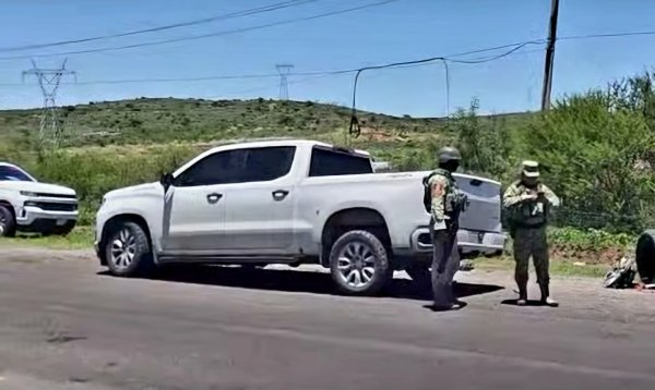 Muere agente de la FGE arrollado por ladrón de autos en la carretera corta a Parral