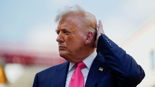 Trump no despedirá a Powell, afirma tras visitar la Fed