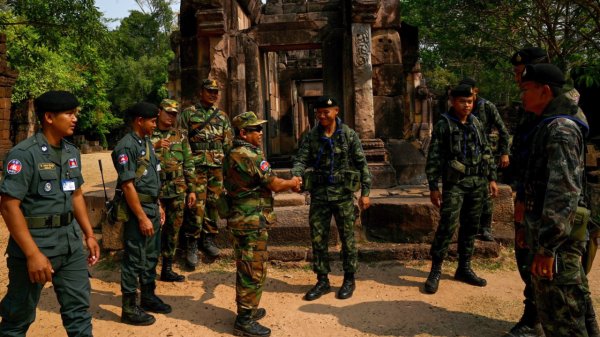 Tailandia y Camboya se atacan en una disputa que deja una decena de muertos