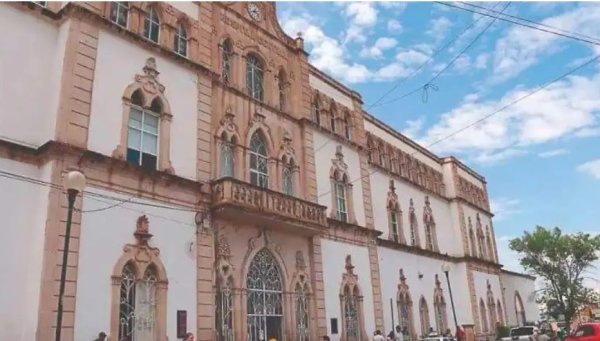 Pide Consejo Mexicano de Cirugía Plástica Estética y Reconstructiva cierre definitivo de curso que se imparte en el Hospital Central