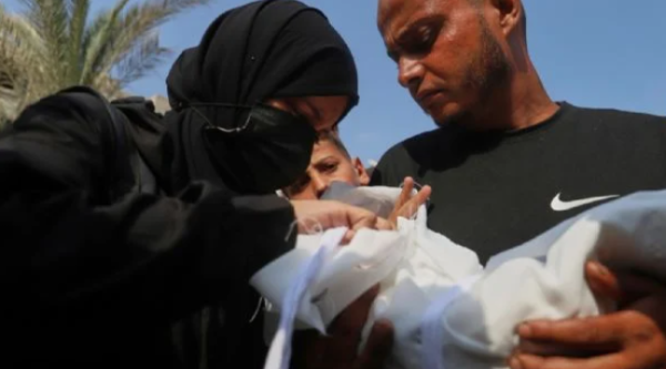 La última niña en morir de hambre en la Franja de Gaza pesaba menos que al nacer