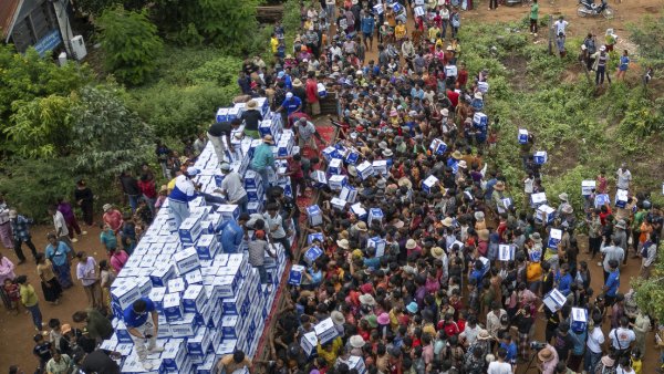 Los enfrentamientos mortales entre Camboya y Tailandia continúan por tercer día consecutivo (FOTOS)