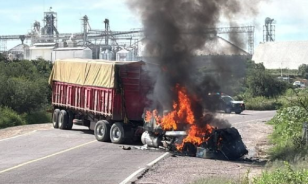 Reportan ejecuciones, narcobloqueos y quema de negocios en Aguascalientes