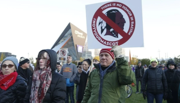 NFL Trump exige a Commanders retomar el nombre de Redskins; expertos lo consideran “racial y despectivo”