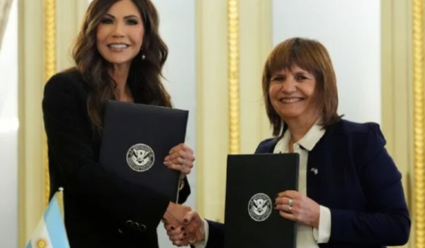 Guiño de Trump a Milei: negocian eliminar el requisito de visa para turistas argentinos en EU