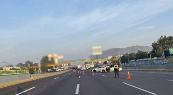 Transportistas bloquean carreteras en Puebla para exigir seguridad; se cometen 30 asaltos diarios