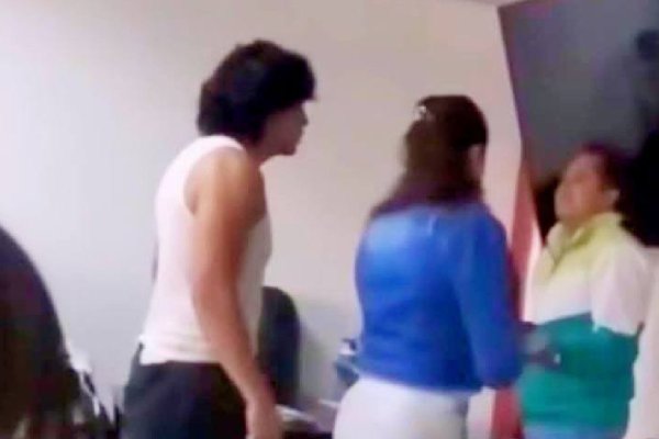 Alumno de la UPT en Hidalgo golpea a profesor que presuntamente se burló de él; sindicato inicia proceso legal