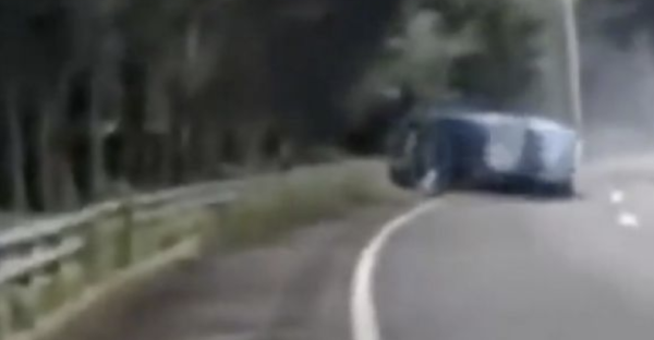 Conductor murió al salir disparado de su auto tras volcar en la México-Cuernavaca (Video)