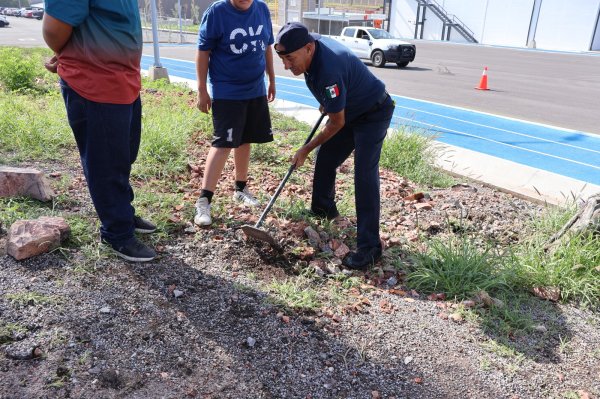 Con programa de la DSPM, jóvenes con problemas de conducta plantan árboles en el ISSCUU