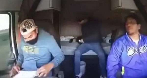 Captan violento asalto a tráiler en carretera Querétaro-Celaya; conductor sigue desaparecido