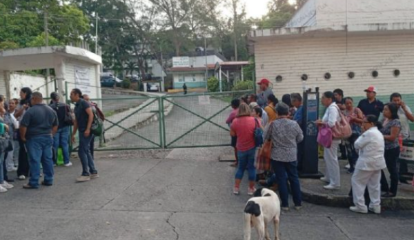Hombre dispara contra taxista hospitalizado y su padre en IMSS-Bienestar de Tuxpan