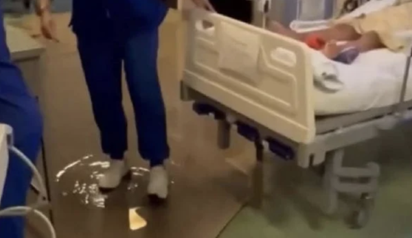Escurren aguas negras del techo del Hospital Civil de Oaxaca (Video)
