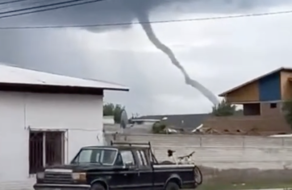 Se forma impresionante tornado en Gómez Farías