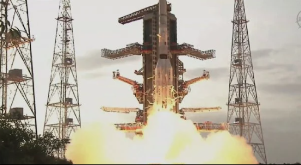 La NASA e India lanzan satélite para rastrear cambios en la superficie terrestre