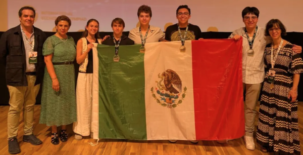 Jóvenes mexicanos ganan el oro en Olimpiada Internacional de Economía
