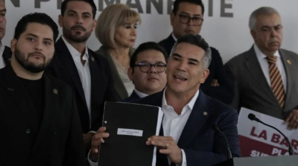 Tras solicitud de desafuero, “Alito” Moreno denuncia a AMLO, su hijo y gobernadores de Morena