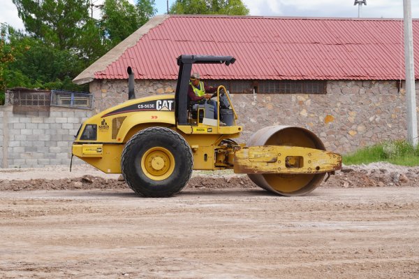 Inicia Municipio construcción de cancha de futbol rápido en Secundaria Técnica 77