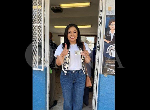 Mayra Chávez, delegada del Bienestar, emite su voto en Elección Judicial