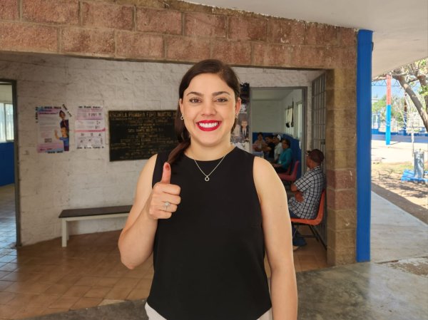 Miriam Soto al acudir a votar, recuerda que deben llegar los mejores perfiles al Poder Judicial