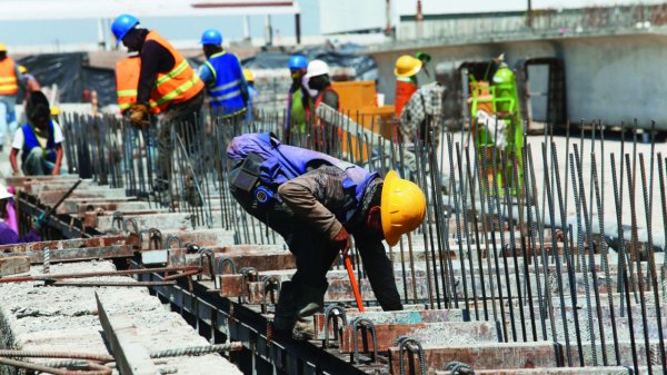 Derechos de los trabajadores se deterioraron y enfrentan una 