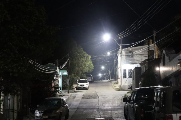 Instala Municipio 140 nuevas lámparas LED en la colonia Díaz Ordaz y su ampliación