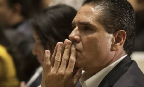 Jueza rechaza amparo a favor de Silvano Aureoles; orden de captura sigue vigente