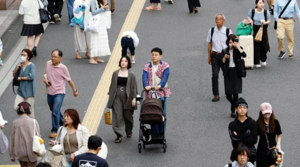 El número de nacimientos en Japón cae a un mínimo histórico; se sitúa por debajo de 700 mil en 2024