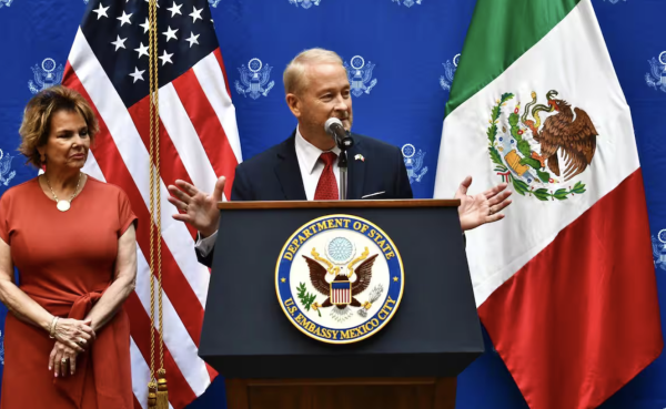 ¡Pelea diplomática! Embajada de China en México vs Ronald Johnson: ‘Ser amigo de EUA es fatal’