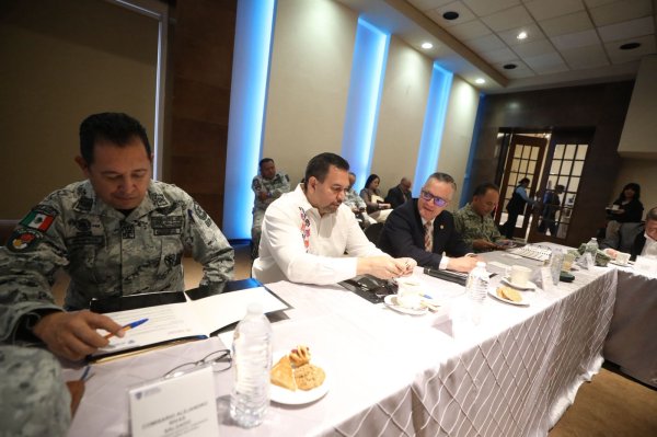 Participa el alcalde Cruz Pérez Cuéllar en reunión interinstitucional de Seguridad