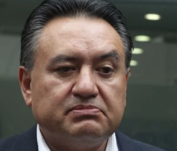 Denuncian en la FGR a Martín Esparza por el huachicoleo eléctrico en instalaciones del SME
