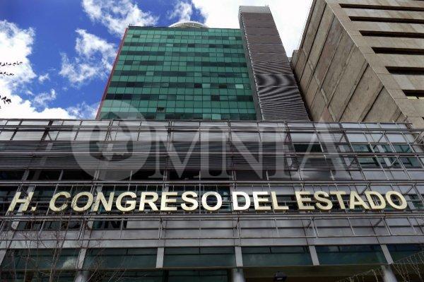 Buscan 5 mil firmas para suprimir diputación permanente, reducción de compensación a diputados y asistencia presencial a sesiones