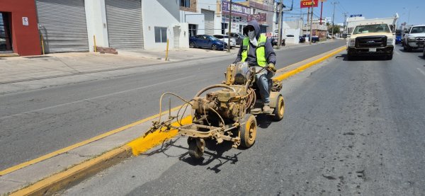 Lleva Municipio avance de 60 por ciento en pintura de guarniciones de la Tecnológico