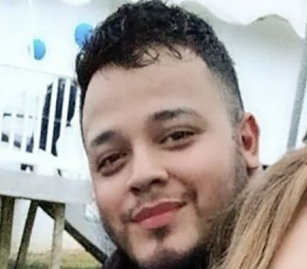 Kilmar Ábrego García, el salvadoreño deportado por error, regresa a EU acusado de tráfico