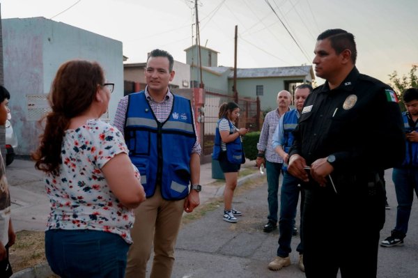 Recorre Alcalde colonia Robinson para supervisar seguridad y alumbrado público