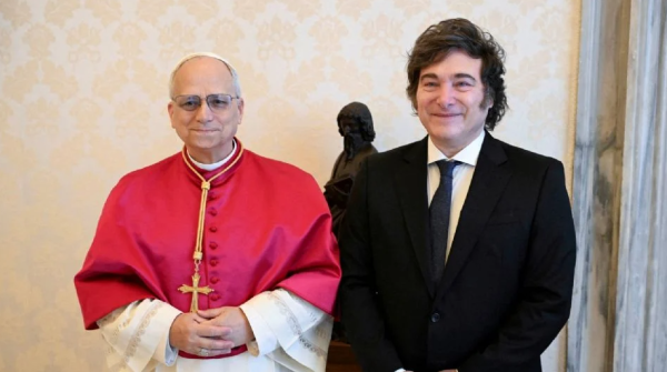 El papa León XIV confirma a Milei que viajará a Argentina tras primer encuentro en el Vaticano