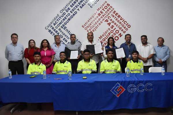 Firman Convenio de colaboración Conalep y GCC transporte