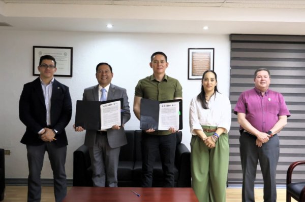 Firman Municipio y UACH convenio para otorgar becas a policías