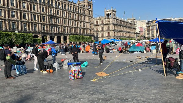 CNTE levanta plantón del Zócalo tras 22 días de protestas