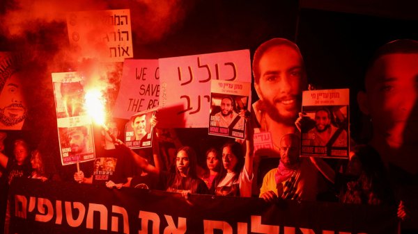 Miles de personas reclaman en Tel Aviv la liberación de rehenes aún cautivos en Gaza