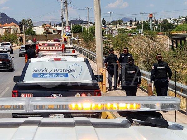Localizan cuerpo maniatado tapado con una cobija en el río Chuviscar frente al Reliz