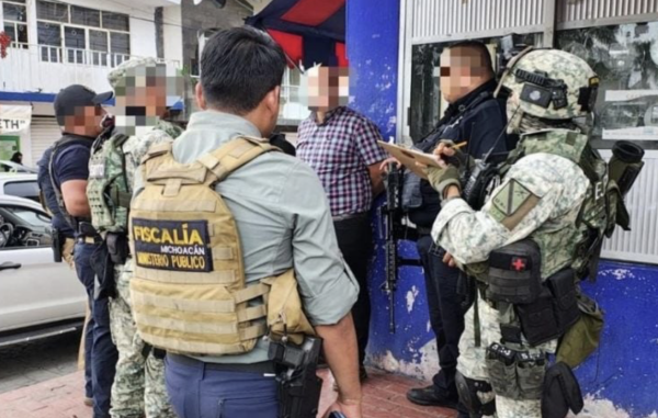 Atacan con explosivos lanzados desde drones a la alcaldía de Benito Juárez, Michoacán