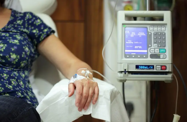 Lemus exige al Gobierno federal agilizar abasto de medicamentos contra el cáncer