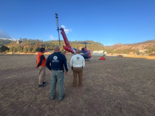 Continua apoyo aéreo en el combate a incendios forestales en municipio de Ocampo