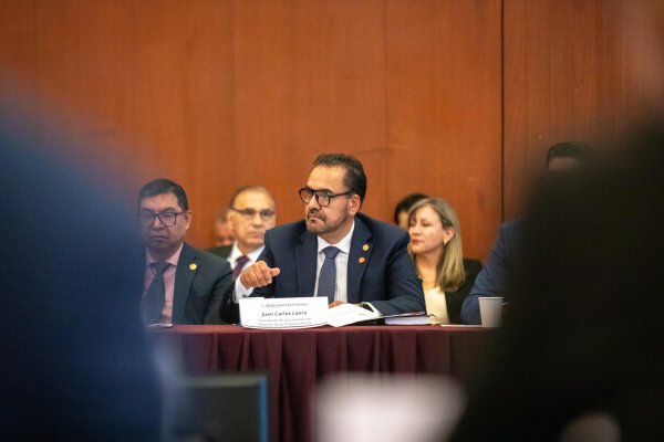 Se reúne Juan Carlos Loera con Grupo Binacional México – EE.UU; pide modernizar el puente San Jeronimo